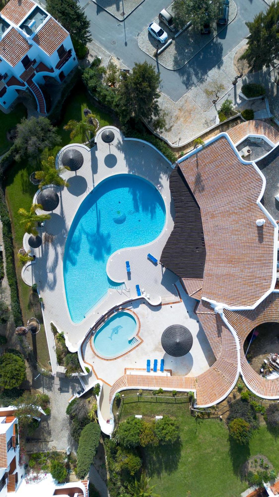 Seacoast Retreat With Pool And Beach Access By Drago Rentals อัลบูเฟรา ภายนอก รูปภาพ